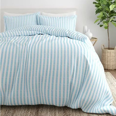 Super Cute And Perfect For A Dorm Room! Patterned Duvet Cover, Stripe Duvet Cover, Flannel Duvet Cover, Guest Bedroom Design, Patterned Duvet, Twin Xl Duvet Covers, Twin Comforter Sets, Fall Pillow Cover, Blue Duvet