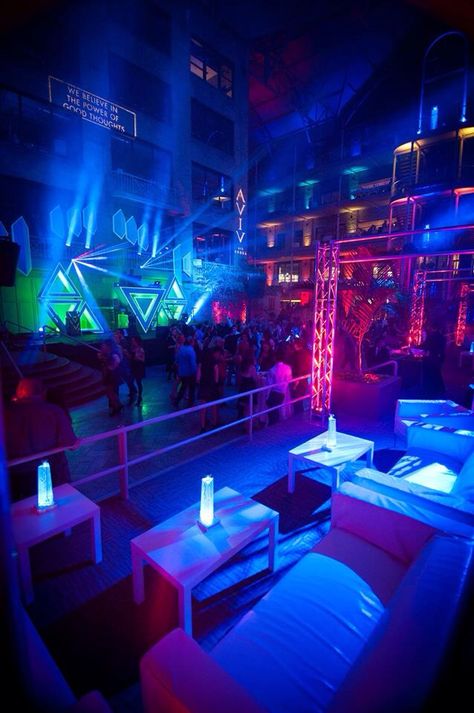 Underground Dance Club, Pub Party, Klub Malam, Nightclub Aesthetic, Nightclub Bar, Nightclub Design, Lounge Club, Bar Interior Design, Nightclub Party