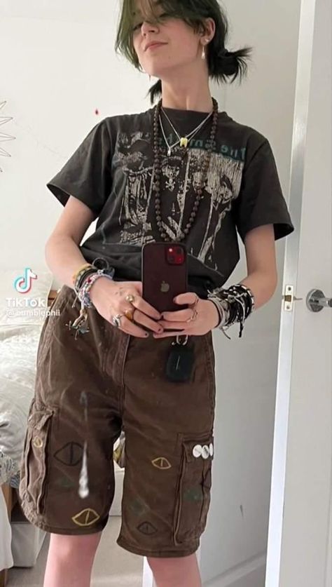 Gothic Goblincore Outfits, Grunge Outfits Gender Neutral, Cottage Core Nonbinary Outfits, Theriancore Outfit, Trans Masc Outfits Aesthetic, Masc Goblincore Outfits Summer, Enby Outfits Aesthetic, Masc Grunge Outfits Summer, Summer Outfits Goblincore