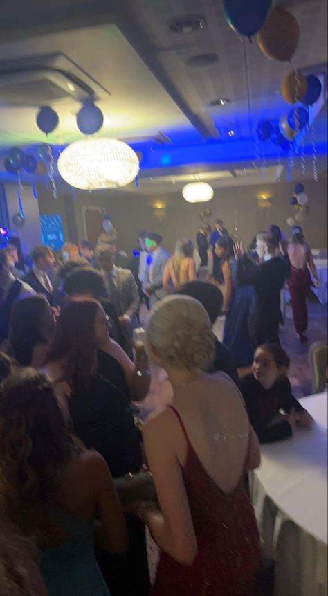 Prom Party Celebration Disco Messy Fun Aesthetic Wallpaper Friends Prom House Party, Prom Night Aesthetic Friends, Uk Prom Aesthetic, Prom Vision Board, Formal Party Aesthetic, Prom Dance Aesthetic, Prom Aesthetic Photography, Prom Party Aesthetic, High School Prom Aesthetic