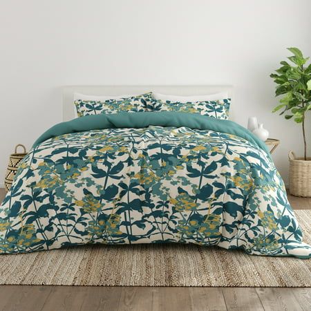 Refresh the look of your bedding with this 3-Piece Patterned Duvet Cover Set. Durable, stain resistant, wrinkle free and fade resistant, you are guaranteed to absolutely love this product! Made from 100% brushed microfiber, the Duvet Cover Set is incredibly soft and smooth. FEATURES: 3-piece set includes 1 Duvet Cover & 2 Pillow Shams (Twin/Twin Extra Long set comes with 1 Pillow Sham)Made with the highest quality imported microfiber yarnsZippered ClosureSuperior weave for durability and a butte Teal Comforter, Patterned Duvet Cover, California King Duvet Cover, Microfiber Bedding, King Duvet Cover Sets, Traditional Bed, King Pillows, Reversible Duvet Covers, Duvet Cover Pattern