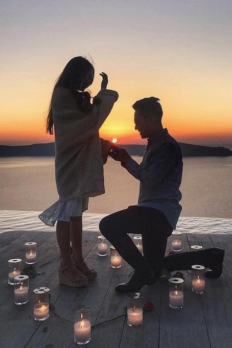 Perfect Proposals That Really WOW! ★ #engagementring #proposal Propose Day Wallpaper, Surprise Proposal Pictures, Cute Proposal Ideas, Proposal Pictures, Beach Proposal, Best Proposals, Couple Moments, Propose Day, Perfect Proposal