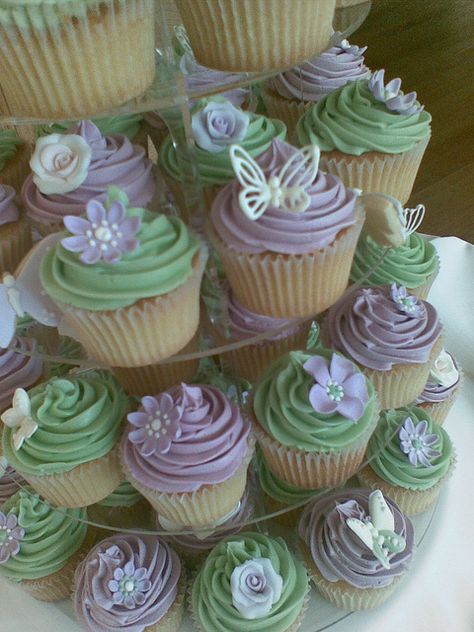 Quince Garden Theme, Quince Decorations Pink And Green, Sage Green And Lavender Sweet 16, Enchanted Forest Quinceanera Theme Cake, Sage Green And Lavender Quinceanera, Enchanted Theme Birthday Party, Fairy Quince Theme, Sweet 16 Color Schemes Green, Nature Themed Sweet 16