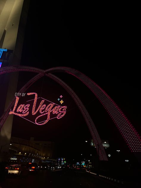 Nightlife Las Vegas 80s Aesthetic, Pink Las Vegas Aesthetic, Vegas Asthetic Picture, Las Vegas Neon Signs, Las Vegas Mood Board, Las Vegas Astetic, Vegas Asethic, Las Vages Aesthetic, Vegas Girls Trip Aesthetic