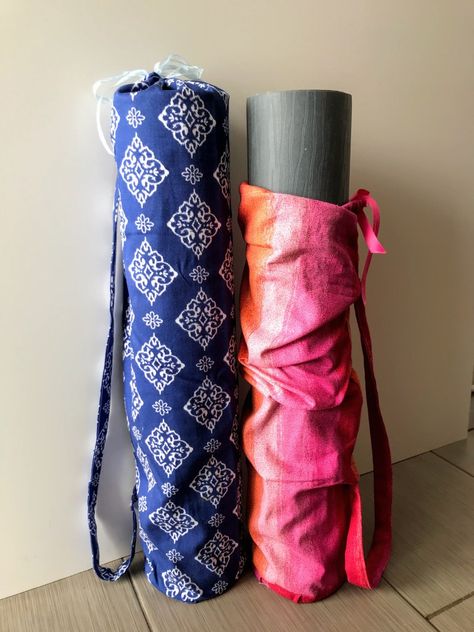 DIY Yoga Mat Bag – Badges for All Tela, Patchwork, Couture, Yoga Mat Carrier Diy, Yoga Mat Bag Diy, Yoga Mat Bag Tutorial, Yoga Bag Diy, Yoga Mat Diy, Yoga Mat Bag Pattern