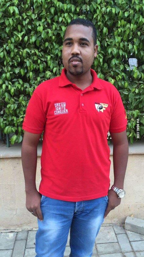 This guy in Egypt looks like Kanye. His name is Kanye East. Humour, Foreign Celebrities, Kanye East, Dominicans Be Like, Funny Kanye, Kanye West Funny, Funny Profile Pictures, Funny Reaction Pictures, Celebrity Look