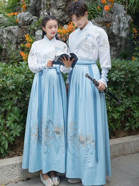 Modern Chinese Clothing, Chinese Outfits Traditional, Chinese Clothing For Men, Imperial Clothing, Traditional Vietnamese Clothing, Chinese Fancy Dress, Chinese Clothing Traditional, Traditional Asian Clothing, Asian Traditional Clothes