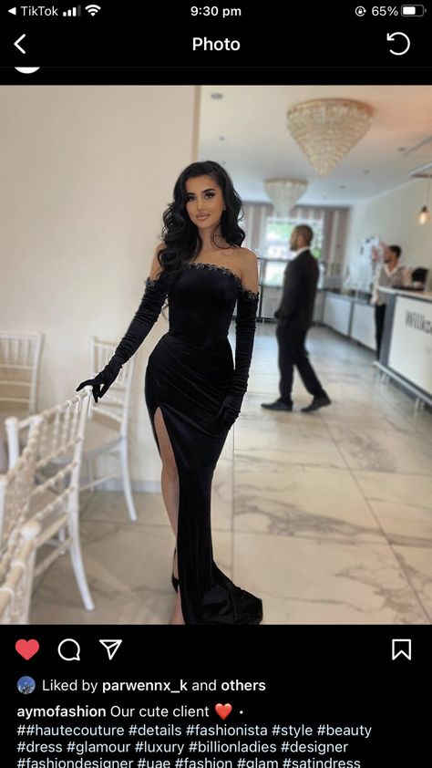 Maxi Dress Paris, Gloves With Dress Classy, Black Dress White Gloves Classy, Black Prom Dress With Gloves Classy, Elegant Prom Dresses With Gloves, Black Elegant Dress With Gloves, Gala Dress With Gloves, Black Formal Dress With Gloves, Black Long Dress With Gloves