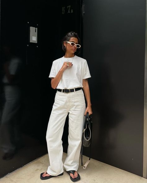 Full White Outfit, White Pants Outfit Summer, How To Wear White Jeans, Summer Office Outfits, Outfits New York, Chique Outfit, White Pants Outfit, Instagram Visual, White Jeans Outfit