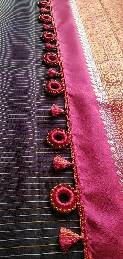 Dupatta Tassels Designs, Saree Pallu Tassels, Pallu Tassels Designs, Kucchu Designs For Silk Saree, Saree Tassels Designs Latest, Tassels For Saree Pallu, Tassels For Lehenga, Tassels For Saree, Saree Latkan