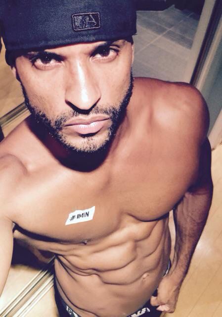 OH MY GOD!!!! Ricky Whittle The100 The 100 Lincoln #ImIn Chris Hemsworth, Los Angeles, Tumblr, Whittling, Jamie Dornan, Lincoln From The 100, The 100 Lincoln, Ricky Whittle The 100, Lincoln The 100