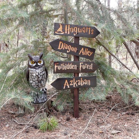 Harry Potter Inspired Lawn Ornament Sign - Hogwarts Diagon Alley Azkaban Forbidden Forest Fantasy Movie Decoration Cedar Wood Holiday Decor Harry Potter Halloween Decorations, Harry Potter Weihnachten, Harry Potter Christmas Decorations, Diy Halloween Party, Harry Potter Halloween Party, Cumpleaños Harry Potter, Festa Harry Potter, Anniversaire Harry Potter, Harry Potter Cosplay