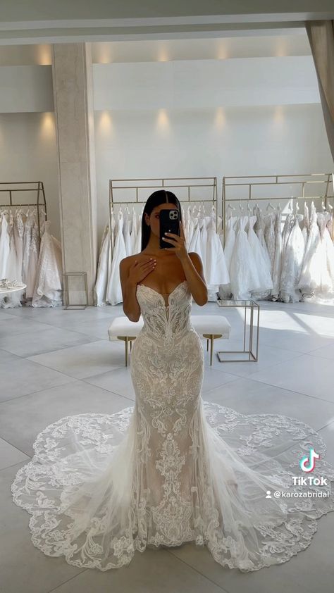 Wedding Dresses Tight Mermaid, Mermaid Type Wedding Dress, Mermaids Wedding Dress, Lace Mermaid Dress Wedding, Fitted Lace Wedding Dress Long Train, Wedding Dress Styles Mermaid, A Line Wedding Dress Mermaid, Mermaid Wedding Dress Sleeveless, Mermaid Classy Wedding Dress