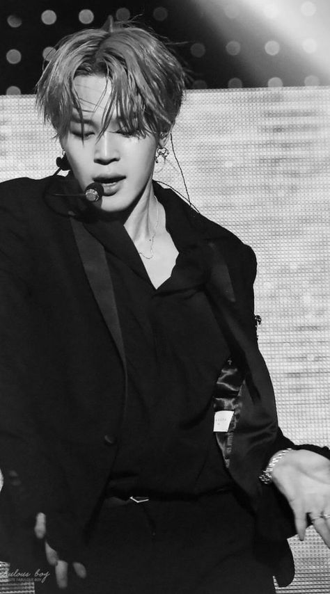 Bts Park Jimin #bts #jimin #sexy Jimin Black And White, Jimin Black, Kore Ulzzang, Bakal Suami, Bts Black And White, Frases Bts, Park Ji Min, Park Jimin Cute, Jimin Wallpaper