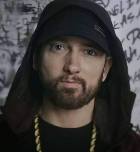 Eminem Smiling, Eminem Videos, Man Smile, Marshall Eminem, White Rapper, Eminem Funny, Eminem Wallpapers, Eminem Quotes, Eminem Photos