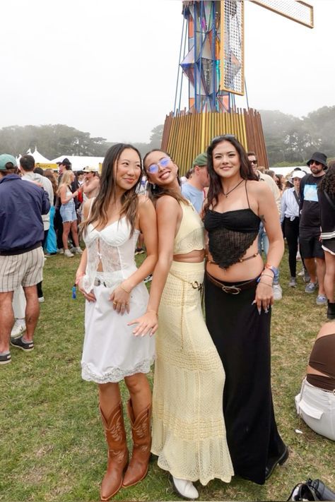 Pilgrimage Festival Outfit, Festival Outfits Indie, Yoga Festival Outfit, Music Festival Outfits Midsize, Boardies Outfits, Austin City Limits Festival Outfits, Folk Concert Outfit Summer, Indie Music Festival Outfit, Folk Festival Outfits