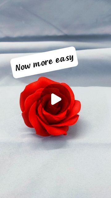 Fimo, Fondant Flower Cake Ideas, How To Make Rose From Clay, Fondant Rose Cake Design, How To Make Fondant Roses Tutorials, How To Make Roses With Fondant, Easy Fondant Roses, Flowers Fondant Cake, Birthday Cake With Roses Flowers