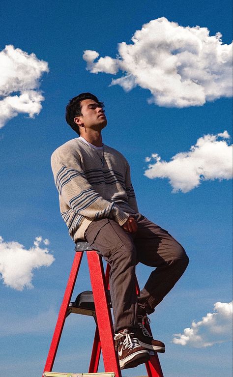 Sky Model Photography, Bloomer, Men’s Creative Photoshoot, Creative Mens Photoshoot, Funny Photography Poses, Fashion Poses For Men, Mens Creative Photoshoot, Photoshoot Concepts Creative Men, Man Looking Up At Sky