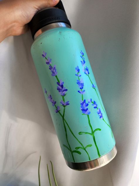 Lavender painted on yeti water bottle Steel Bottle Painting Diy, Water Bottle Painting Ideas, Water Bottle Painting, Puffy Paint Designs, Painted Water Bottle, Water Bottle Drawing, Yeti Water Bottle, Water Bottle Art, Half Gallon Water Bottle