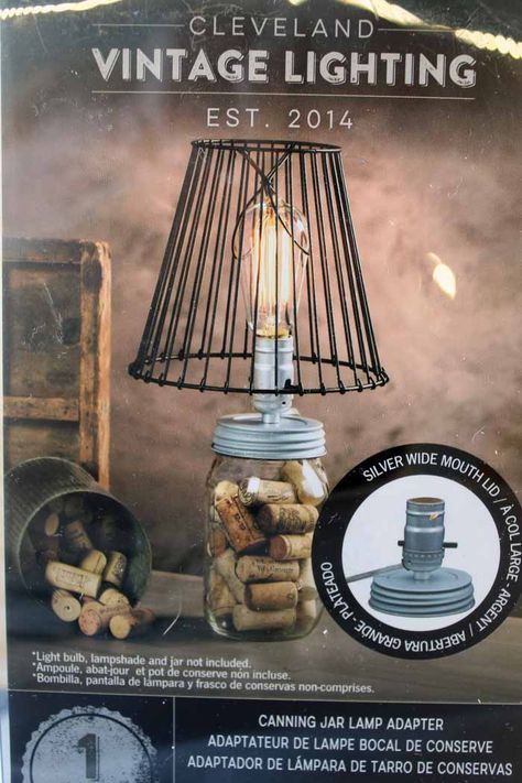 L Mason Jar Lamp Diy, Mason Jar Lamps Ideas, Mason Jar Lamps, Primitive Lamp, Mason Jars Ideas, Jars Ideas, Table Lamp Glass, Diy Table Lamp, Chalk Paint Mason Jars