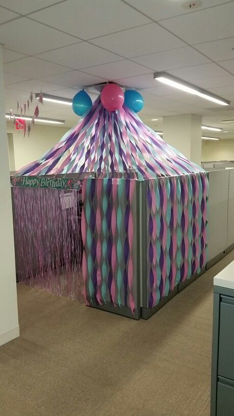 Birthday cubicle decorations Office Surprise Birthday Ideas, Bday Office Decorations, Circus Cubicle, Office Bday Decorations, Cubical Christmas Decorations Ideas, Cubical Desk Decor, Coworker Birthday Ideas Offices, Cubical Decoration, Cute Cubicle Ideas