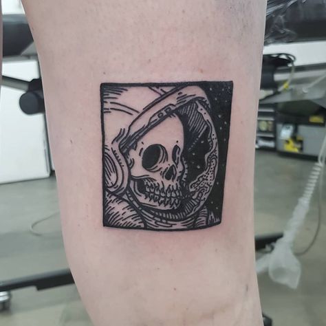 Skull Tattoo Meaning, Small Skull Tattoo, Matt Bailey, Square Tattoo, Astronaut Tattoo, Engraving Tattoo, Es Der Clown, Stars Space, Skeleton Tattoos