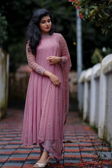 Salwar Gown Designs, Churidar Party Wear Wedding, Wedding Churidar Party Wear, Function Wear Kurtis, Wedding Party Wear Dresses For Women, Function Wear Churidar, Chudidars Designs Party Wear, Kurtis For Wedding Function, Indian Function Dresses For Women