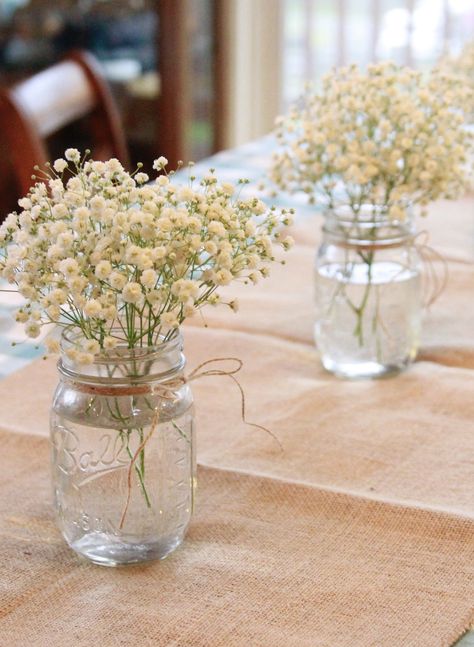 Simple Table Party Decorations, Rustic Pink Birthday Decor, Mason Jar Centerpieces Simple, Table Decorations For First Birthday, Table Decor 21st Birthday, Mason Jars With Babysbreath, Rustic Birthday Table Decor, Country Decor For Party, Cute Birthday Centerpiece Ideas