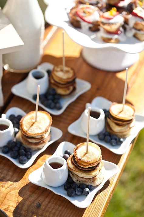 Brunch Buffet Ideas Food Stations, Recepy Ideas, Nutella Pancakes, Wedding Snacks, Breakfast Party, Food Bar, Candy Packaging, Brunch Buffet, Läcker Mat