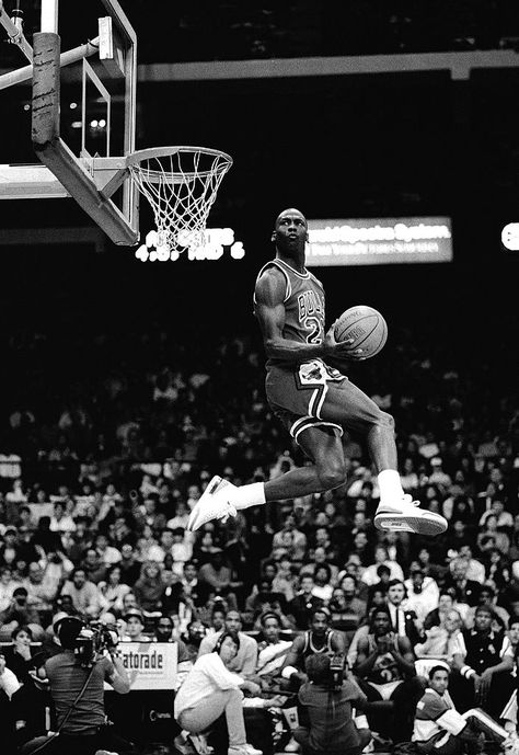 Chicago Stadium, Michael Jordan Dunking, Jordan Pictures, Michael Jordan Art, Dunk Contest, Michael Jordan Pictures, Foto Sport, Michael Jordan Photos, Jordan Logo Wallpaper