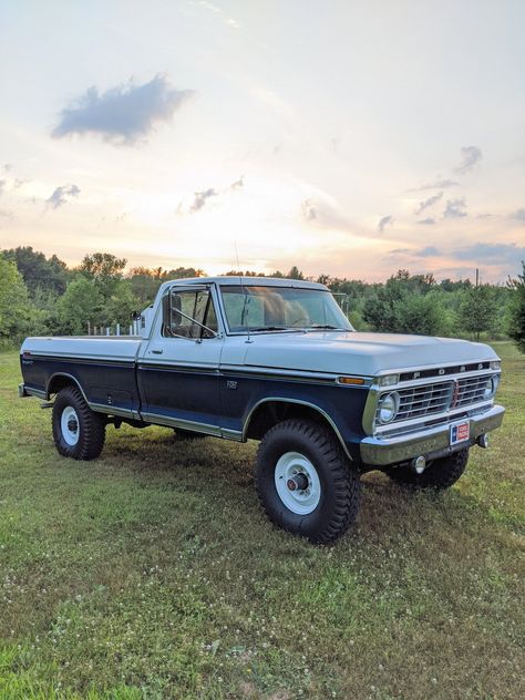 1973 F250 Highboy, 75 Ford Truck, Square Body Ford Trucks, 1973 Ford Truck, 1973 Ford F250 Highboy, 1976 Ford F250 Highboy, Ford Trucks Old, Country Truck Interior, Cute Trucks