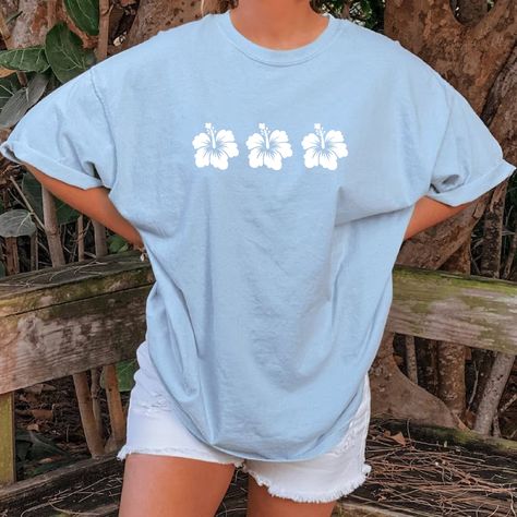 Beach Shirt Aesthetic, Summer T Shirts Aesthetic, Preppy Billabong Shirt, Preppy Shirts Summer, Hawaii Outfit Inspo Summer, Oversized Tshirt Beachy, Beachy Tee Shirts, Preppy Cricut Shirts, Cute Beachy Shirts