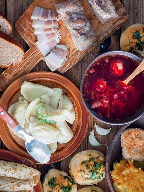 Essen, Polish Aesthetic Poland Food, Russian Culture Aesthetic Food, Traditional European Food, Traditional Ukrainian Food, Eastern Europe Food, Russian Food Aethstetic, Ukrainian Dinner, Slavic Cuisine