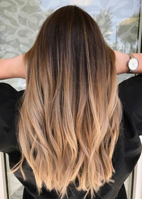 Looking for a change in this fall? it’s time to head to the salon and hit the refresh button. We have rounded up the... Boliage Hair, Color Melting Hair, Dark Ombre Hair, Modele Fitness, Kadeřnické Trendy, Nails 2018, Brown Ombre Hair, Vlasové Trendy, Blond Balayage