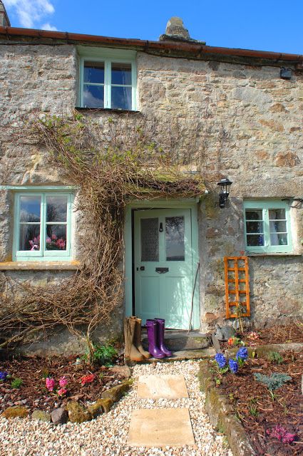 English Country Cottages, Cornwall Cottages, Stone Cottages, Cottage Door, Cottage Shabby Chic, Cottage Exterior, Country Cottage Decor, Cottage Style Decor, Beautiful Cottages