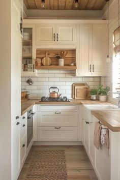 Tiny Cottage Kitchen, Cottage House Interior, Tiny House Australia, French Country Decorating Bedroom, Country Bedroom Decor, Tiny House Big Living, Tiny House Storage, Tiny House Community, Charming Kitchen