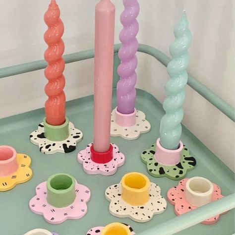 Funky Candles, Clay Candle Holders, Danish Pastel Aesthetic, Soya Mumu, Clay Candle, Tanah Liat, Hemma Diy, Clay Diy Projects, Keramik Design