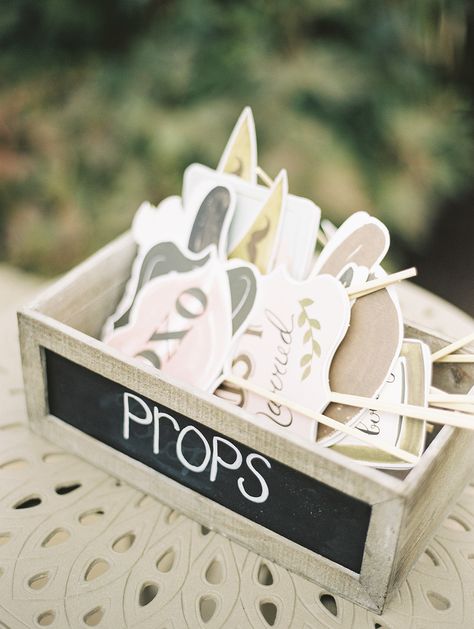 Fun Wedding Props, Photo Station Wedding, Rustic Prom, Photo Props Ideas, Wedding Photobooth Props, Photo Booth Props Wedding, Selfie Booth, Photo Props Wedding, Birthday Party Drinks