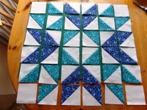 Colchas Quilting, Patchwork Quilting Designs, Triangle Quilt Pattern, Half Square Triangle Quilts, Quilt Block Patterns Free, Star Quilt Blocks, Quilt Baby, Star Quilt Patterns, Quilt Block Tutorial