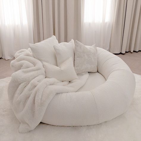 Snug Sofa Cloud Sundae, Bedroom Sofa Aesthetic, White Small Sofa, Cute Couches For Bedrooms, Mini Sofa For Bedroom, Bedroom Sofa Ideas, Bubble Couch, Muebles Aesthetic, Aesthetic Couch