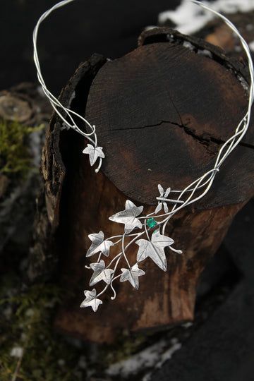 The most beautiful silver pendants of my inner garden.  Flowers, mushrooms, leaves, berries - more natural details. Ursula Jewelry, Elven Forest, Open Necklace, Piercing Inspiration, Nordic Wedding, Silversmithing Jewelry, Elven Jewelry, Plant Jewelry, Dragonfly Jewelry