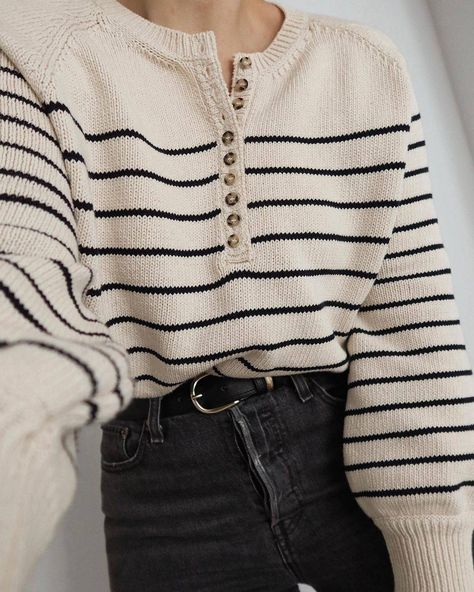 Knitted Jumper Outfit, Striped Knitwear, Knitwear Outfit, Spring Knitwear, Knitwear Style, Jumper Outfit, French Girl Style, Striped Jumper, French Brands