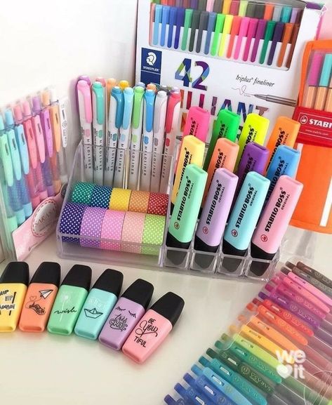 Diy Back To School Supplies, Stationary Organization, Cute School Stationary, College School Supplies, College Diy, School Supplies Organization, Diy Back To School, Kawaii School Supplies, Study Stationery