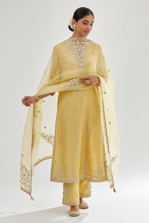 Yellow Kurta Set Women, Plain Suits, Organza Kurti, Oscar Outfits, Sheer Dupatta, Yellow Kurta, Chanderi Dupatta, Hand Painted Dress, Traditional Indian Dress