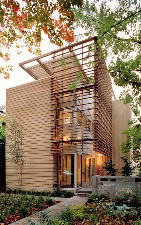 urban house of wood and glass 1 - Trendir Residential Architecture, Urban Home Design, Fasad Design, Design Exterior, Architecture Exterior, Architectural Inspiration, Beautiful Architecture, Architecture Project, Design Case