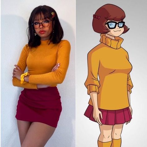 N'sara on Instagram: "Velma looks different here 👀 Personal ig account :@nsarareign YouTube : nsara reign Everything else in my link treee ❤️ It’s a modern velma look ok 🙄 I do have a more classic Velma fit , which I will actually post at some point, but I had fun making her outfit more modern . On a side note, I haven’t been home in like two weeks but I’m so excited to finally get back . I have so much planned content wise, hopefully I can get it all done in a timely fashion 🙏 #velma #v Characters To Go As For Halloween, Velma Cute Costume, Velma Cosplay Makeup, Halloween Velma Costume, Luanne Platter Costume, Bob Hair Halloween Costume, Goth Velma Costume, Velma Costume Aesthetic, Velma Halloween Makeup