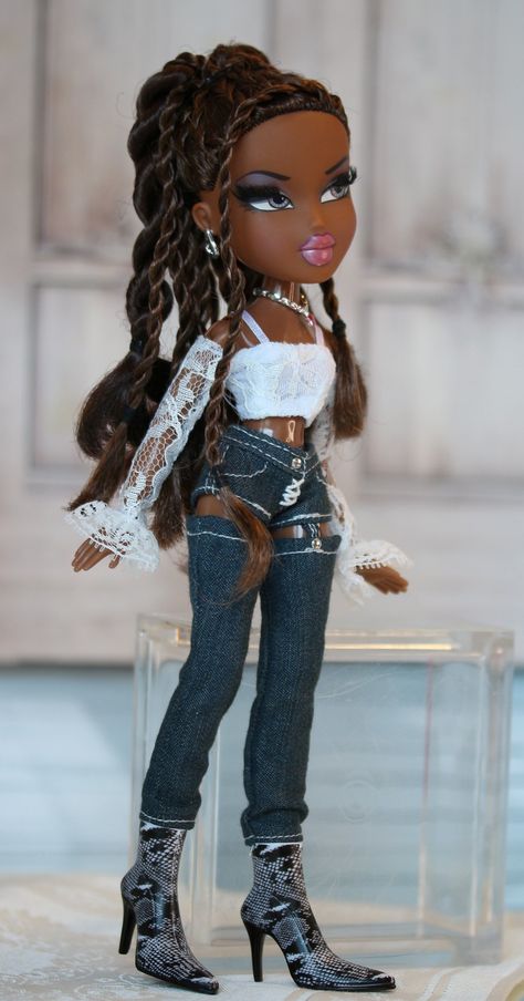 https://flic.kr/p/2iudw4x | Sasha - Girl's Night Out | Such a pretty Bratz doll, with rooted eyelashes and an intricate hairstyle.   Redressed in Collector Bratz fashions. Sasha Bratz Doll Makeup Look, Bratz Sasha Makeup, Sasha Bratz Aesthetic Wallpaper, Black Bratz Doll Outfit, Sasha Bratz Hairstyles, 4 Bratz Dolls Aesthetic, Bratz Doll Outfits Sasha, Bratz Fashion Aesthetic, Bratz Hairstyles Dolls