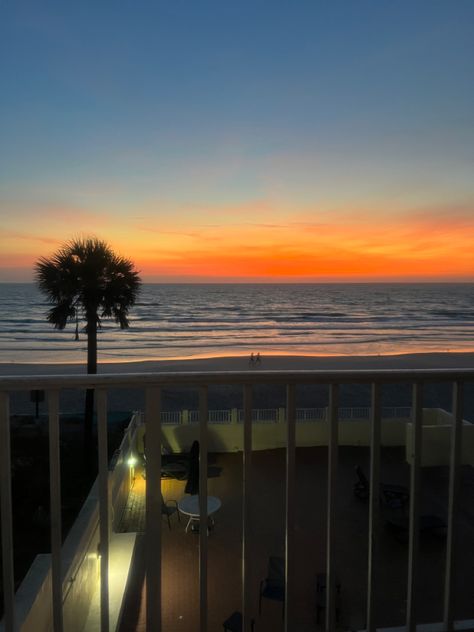 sunset in Daytona beach, Florida Daytona Beach Florida Aesthetic, Florida Beach Sunset, Daytona Florida, Beautiful Beach Sunset, Beach Post, Pretty Scenery, Florida Sunset, Goal Board, Daytona Beach Florida