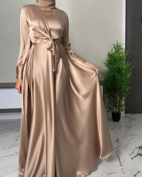 ÁADORN ATTIRE on Instagram: “Can we take a moment to appreciate how gorgeous this dress is?? 😍 I’m obsessed with anything taupe/champagne gold at the moment!…” Islamic Fashion Dresses, Soiree Dresses, Dress Hijab, Soiree Dress, Hijabi Fashion Casual, Modest Bridesmaid Dresses, Muslim Fashion Hijab Outfits, Women Dresses Classy, Muslim Fashion Hijab