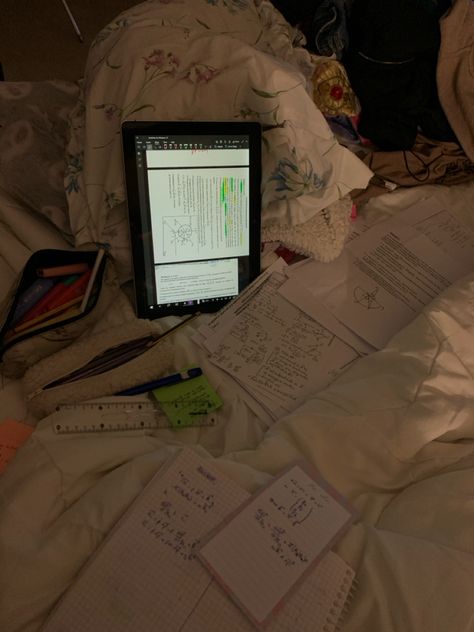 studying in bed is my fav activity 😍  #aesthetic Organisation, Aesthetic Study Session, Study On Bed Aesthetic, Bed Study Aesthetic, Studying At Home Aesthetic, Study In Bed Aesthetic, Study Buddy Aesthetic, Studying On The Floor, Studying In Bed Aesthetic